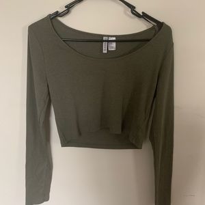 Divided H&M cropped sweater
